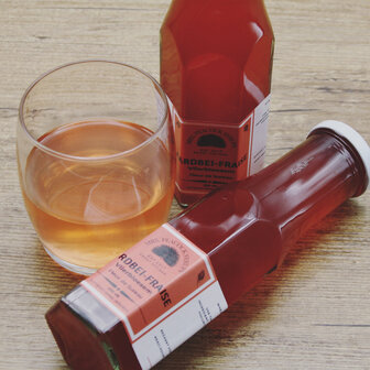 Mrs. Peacock Syrups Aardbei-vlierbloesem siroop (25cl)