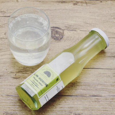 Mrs. Peacock Syrups Honing-tijm siroop (25cl) Mrs. Peacock Syrups Honing-tijm siroop (25cl)