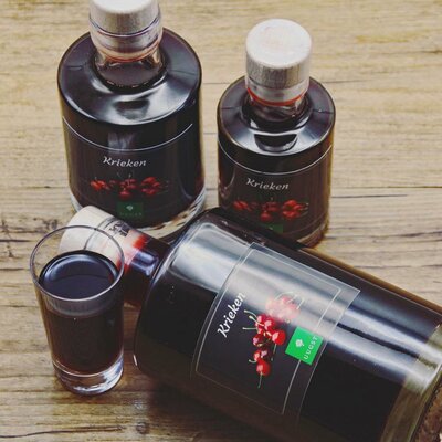 Uugst Krieken likeur (50cl) Uugst Krieken likeur (50cl)