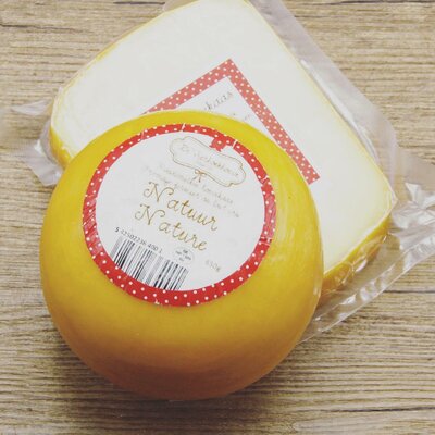 De Vierhoekhoeve Hoevekaas natuur (bolletje van 650g)