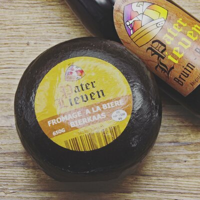 De Vierhoekhoeve Pater Lieven bierkaas (bolletje van 650g)